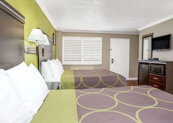 Super 8 By Wyndham Inglewood/Lax/La Airport Hotel